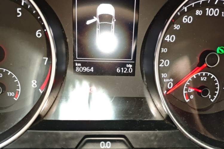 Used Volkswagen Golf 2018 230TSI Automatic Luxury Version Odometer Close Up