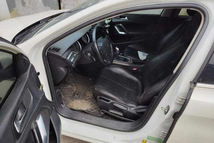 Used Peugeot 408 2015 1.2T Automatic Luxury Edition Driver Seat