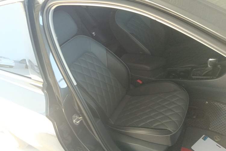 Used Volkswagen Sagitar 2025 Revised 300TSI DSG Excellence Edition Right Front Seat