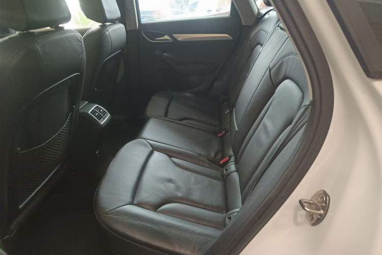 Used Audi Q3 2015 35 TFSI Comfort Model Left Rear Seat