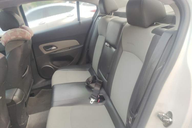 Used Chevrolet Cruze 2011 1.6L SE MT Transformers Edition
