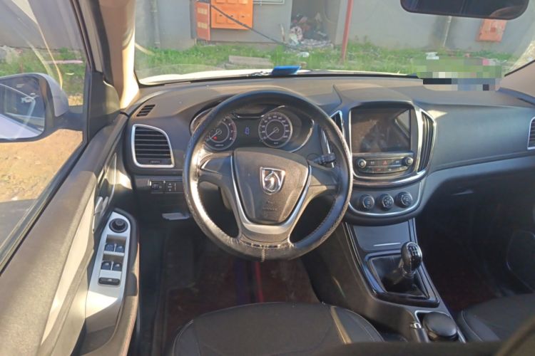 Used Baojun 560 2015 1.8L manual Comfort trim level
