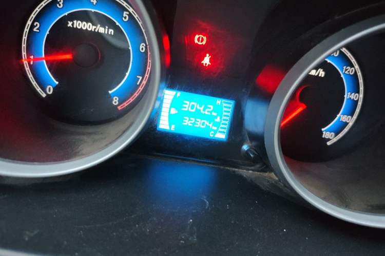 Used CHANGAN KAICHENG Ruixing M80 2014 1.5L Base Version (4-Seater) 4G15S Odometer Close Up