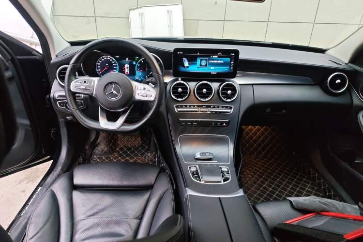 Used Mercedes-Benz C-Class 2021 C 200 L Fashion Edition Sport Version Center Console
