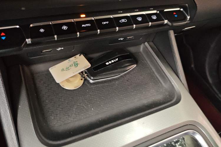 Used Geely Auto Haoyue 2020 1.8TD DCT Flagship 7-Seater
