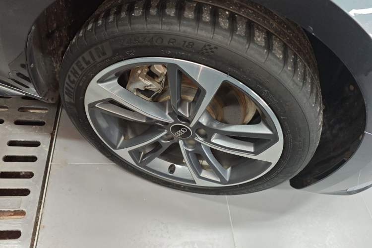 Used Audi A4L 2024 40 TFSI Fashion Dynamic Model Right Front Wheel Hub