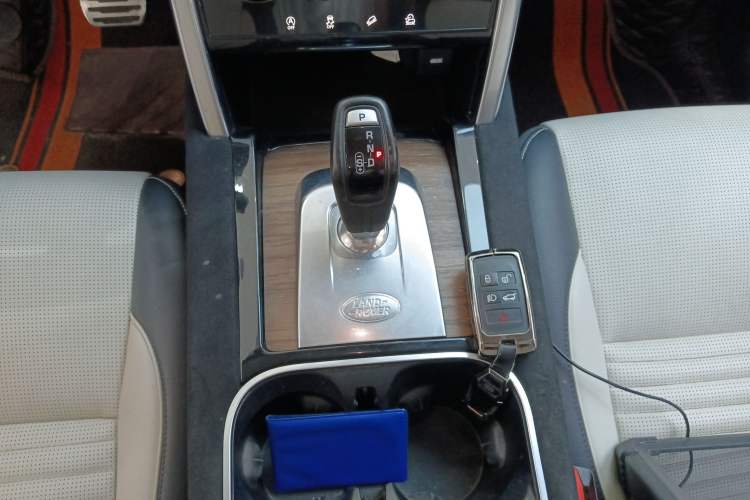 Used Land Rover Discovery Sport 2020 249 PS R-Dynamic Performance Edition
