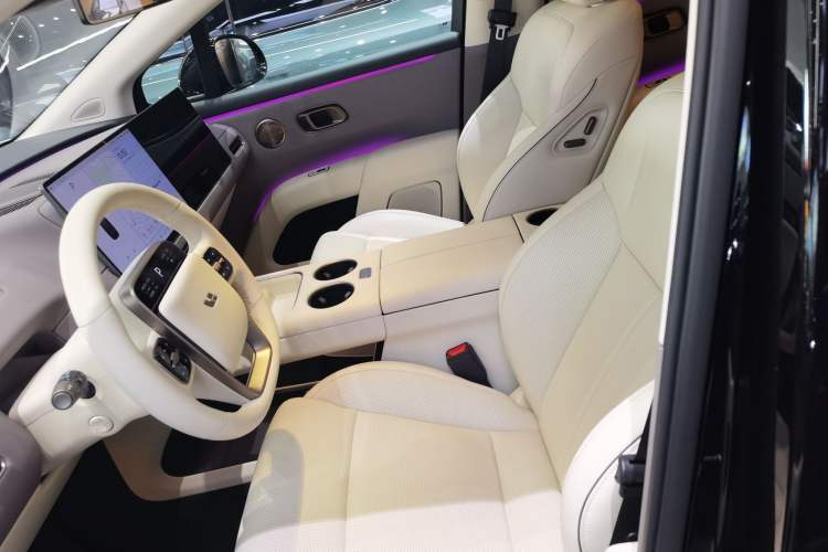 Used Li Auto Li Auto i8 2025 Model Standard Version
