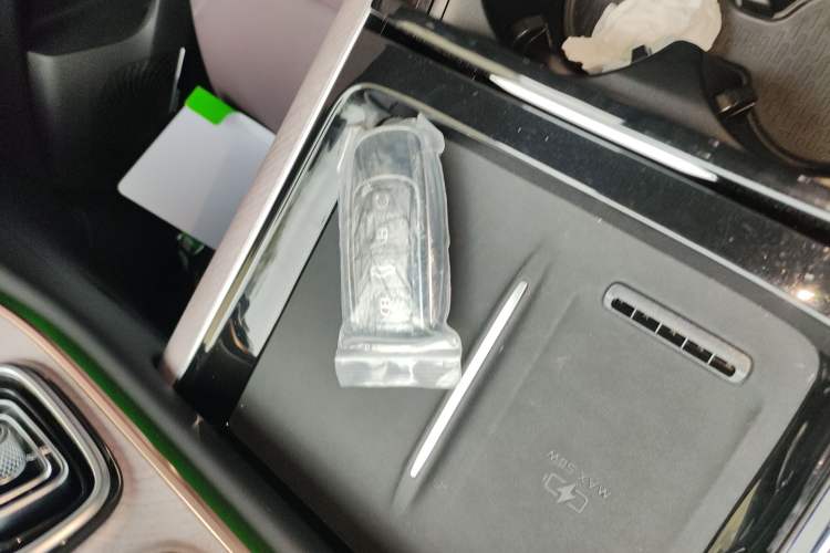 Used Chery Tiggo 9 2025 2.0T Automatic Two-Wheel Drive Luxury Edition 5 Seats Vehicle Key