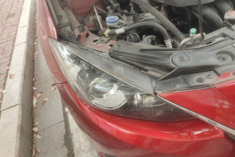 Used Mazda 3 Axela 2016 Sedan 1.5L Automatic Luxury Model