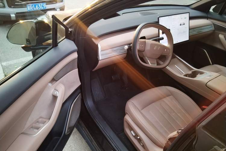 Used ONVO L60 2025 Model—60 kWh All-Wheel-Drive Version