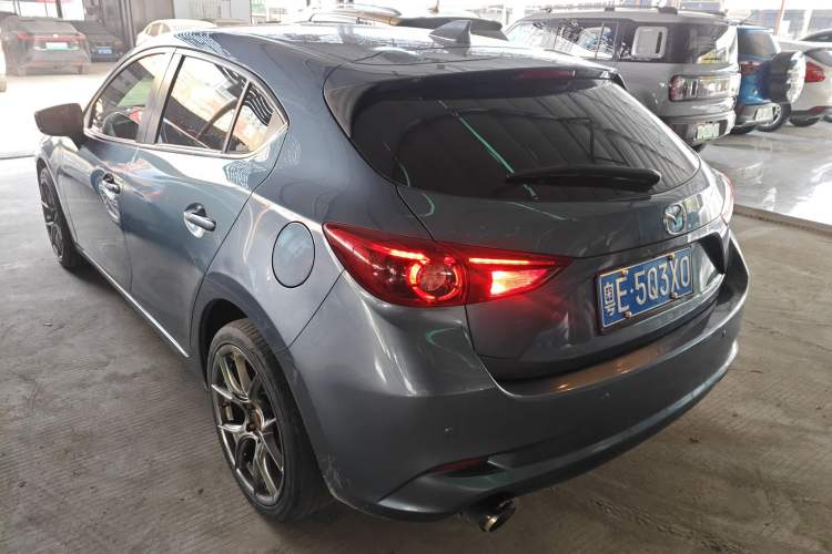 Used Mazda Mazda 3 Axela 2017 Hatchback 2.0L Automatic Luxury Model Emission Standard China V