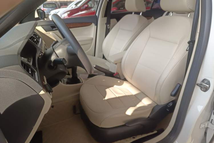 Used Volkswagen Lavida 2013 Restyled Classic 1.6L Manual Comfort Edition