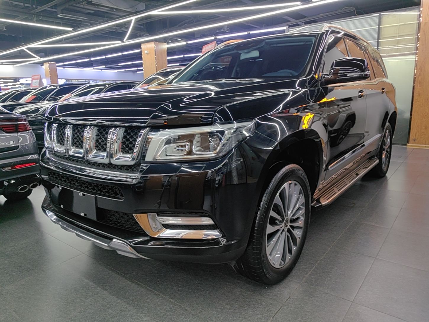 Unter der Vorderseite des Autos