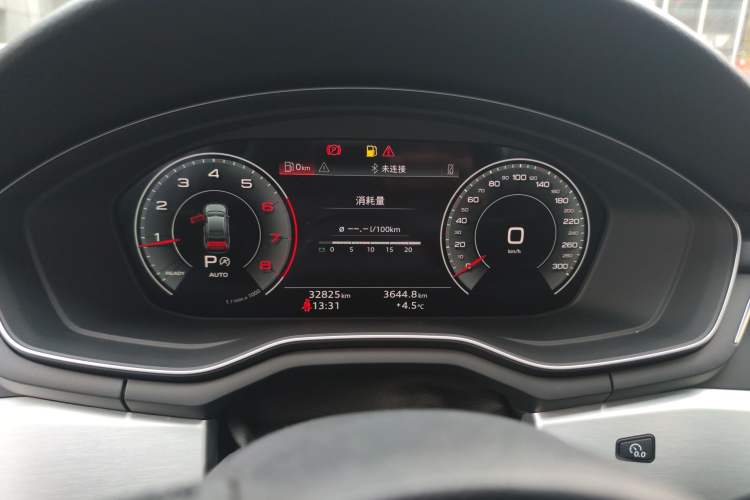 Used Audi A4L 2023 40 TFSI Fashion Dynamic Model Odometer Close Up