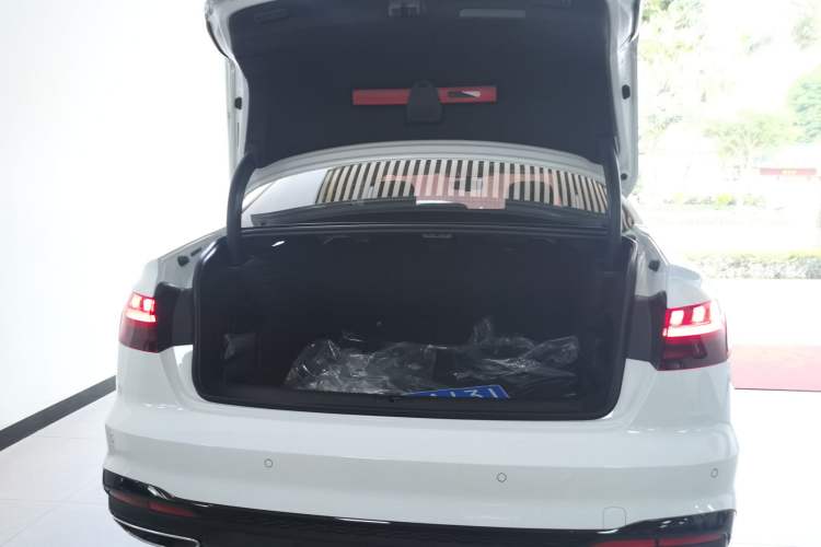 Used Audi A4L 2025 2 Million Units Enjoyment Version 40 TFSI Luxury Dynamic Edition