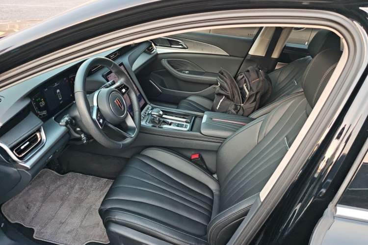 Used Hongqi H5 2023 2.0T Automatic Smart Connect Flagship Edition Left Front Seat