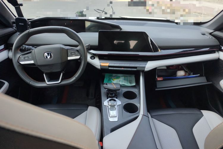 Used Changan UNI-V iDD 2024 Blue Whale Smart Electric iDD 136km Luxury Model