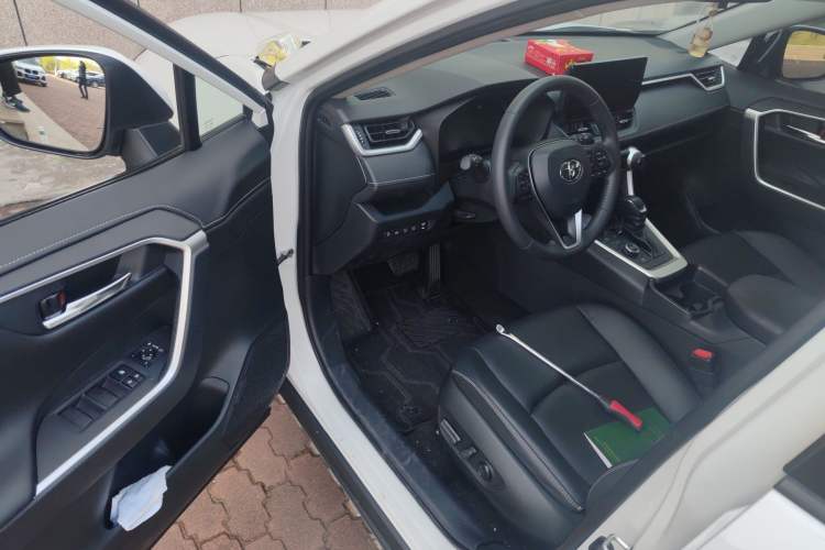 Used Toyota RAV4 2023 Dual-Engine 2.5L E-CVT Four-Wheel Drive Elite Plus Edition