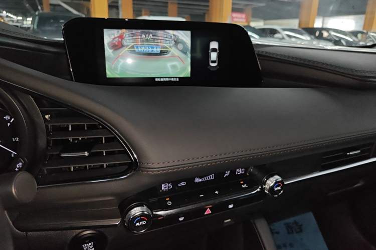 Used Mazda 3 Axela 2021 2.0L Automatic Zhiyao Edition Audio And AC Panel