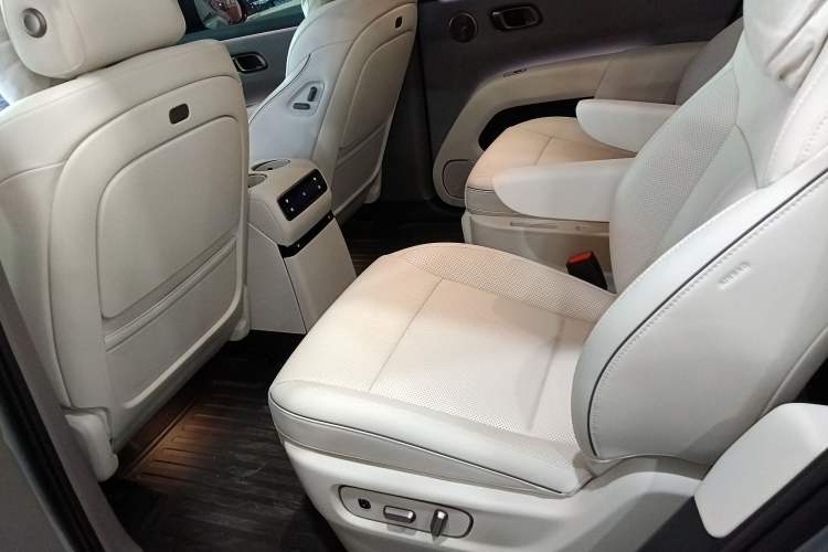 Used Li Auto i8 2025 Model Standard Version
