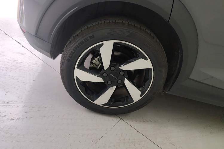 Used Lynk & Co 06 EM-P 2020 PHEV Plus Exterior 5