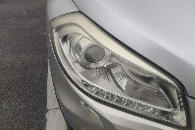 Used Suzuki S-Cross 2014 1.6L CVT Four-Wheel Drive Luxury Version Right Front Headlight