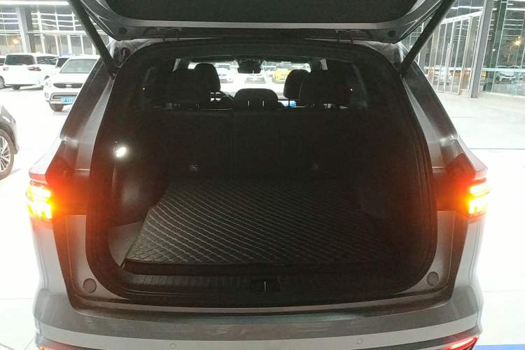 Used Geely Auto Monjaro L 2024 2.0TD High-Power Automatic Two-Wheel Drive Skyline Edition Trunk