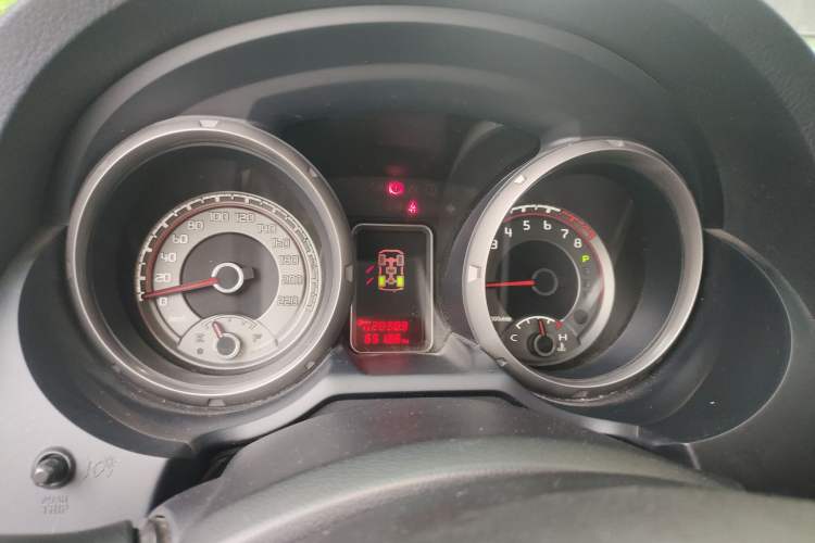 Used Mitsubishi Pajero  Instrument Cluster