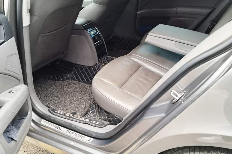 Used Skoda Superb 2013 1.8TSI Automatic Yashi Edition