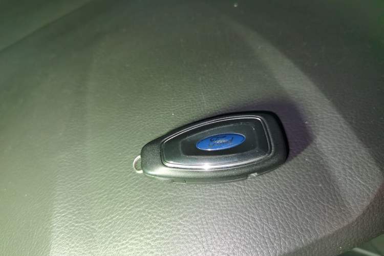 Used Ford Mondeo 2011 2.0L GTDi 200 Luxury Edition
