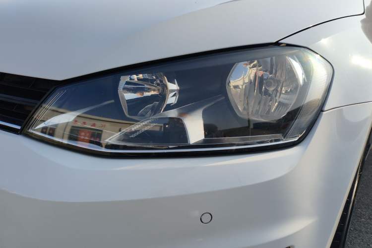 Used Volkswagen Golf 2017 1.6L Automatic Comfort Million-Vehicle Anniversary Edition