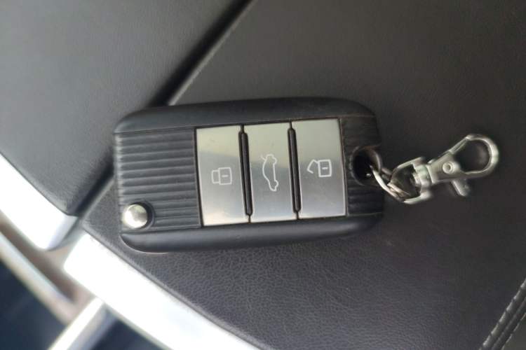 Used Roewe RX8 2019 30T Smart Connectivity Two-Wheel Drive Supreme Flagship Edition Vehicle Key