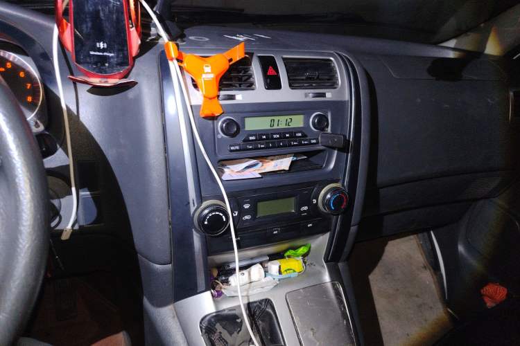 Used Jinbei Express 2019 2.0L Standard Version China VI 1TZS Audio And AC Panel