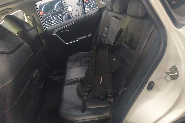 Used Toyota RAV4 2020 Dual-Engine 2.5L E-CVT 4x4 Elite PLUS Edition
