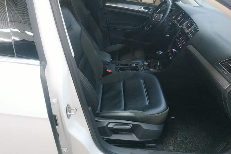 Used Volkswagen Golf 2019 280TSI DSG Comfort Version China VI Standard