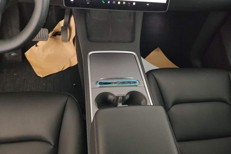 Used Tesla Model Y 2022 Long-Range All-Wheel-Drive Version