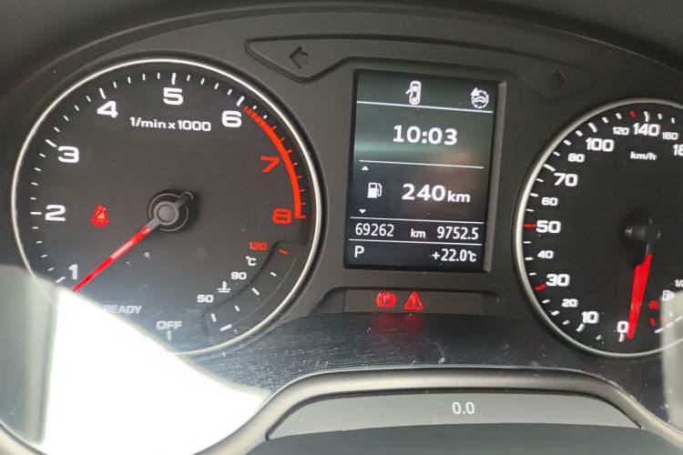 Used Audi Q2L 2022 35 TFSI Fashionable and Elegant Model Odometer Close Up