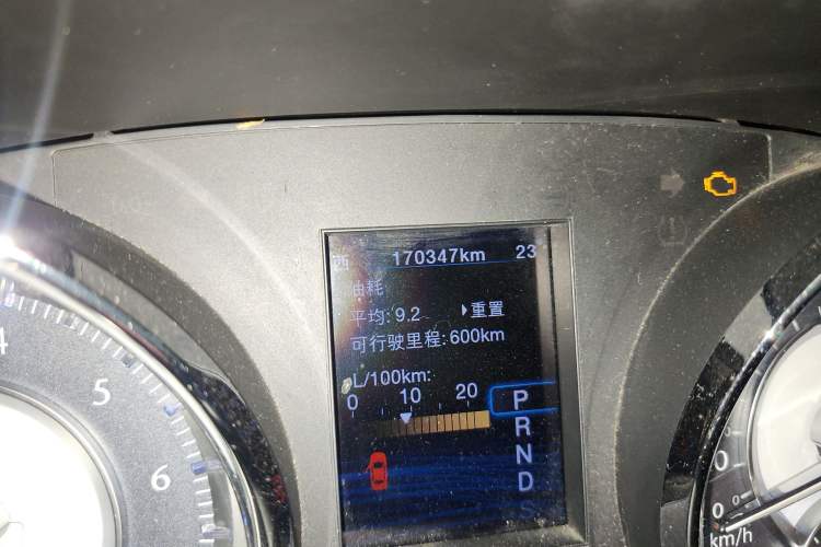 Used Chrysler 300C 2014 3.0L Excellence Edition Odometer Close Up