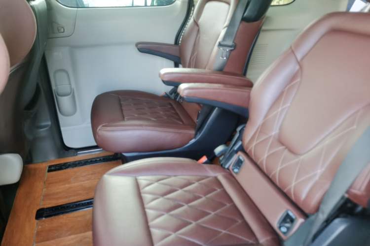 Used Nissan NV200 2014 1.6L CVT Luxury Model China IV Standard