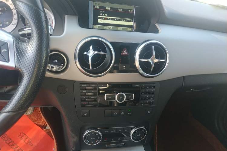 Used Mercedes-Benz GLK-Class 2015 GLK 260 4MATIC Fashion Edition Ultimate Version
