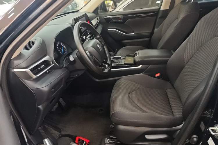 Used Toyota Highlander 2023 2.5L Smart Electric Hybrid Dual-Drive Elite Version 7 Seats Left Front Seat