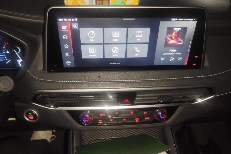 Used SAIC MAXUS D90 2017 2.0T Automatic Two-Wheel Drive Mercury Base Edition Audio And AC Panel