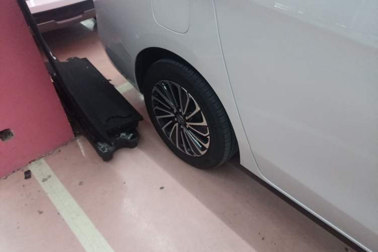 Used Buick GL8 New Energy 2025 Lu Shang Luxury Edition 7-Seater