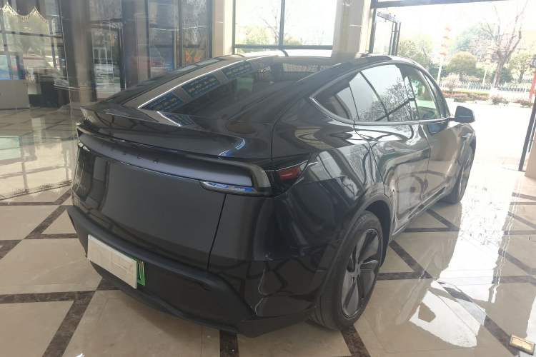 Used Tesla Model Y 2025 Rear-Wheel-Drive Version
