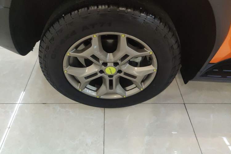 Used JETOUR Traveler 2023 2.0T All-Wheel Drive Conquer PRO Right Rear Wheel Hub