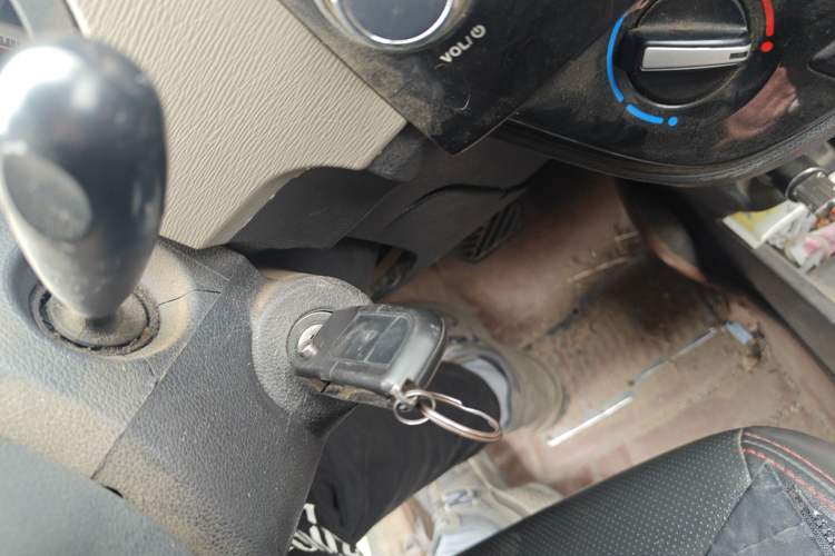 Used CHANGAN OSHAN Olisway 2014 1.4L AMT Luxury Model
