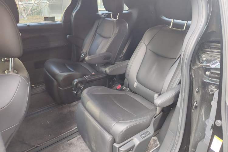 Used Toyota SIENNA 2021 2.5L Hybrid Premium Edition Left Rear Seat