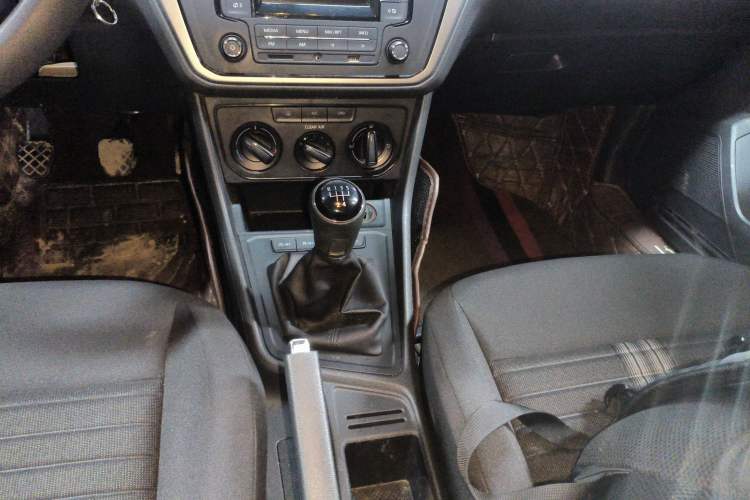 Used Volkswagen Lavida 2019 Lavida Start 1.5L Manual Fashion Edition China VI Standard Gear Lever