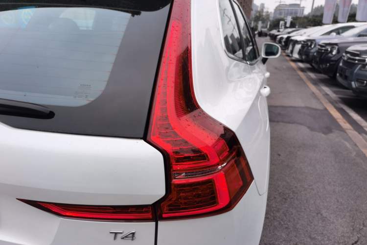 Used Volvo XC60 2019 T4 Zhiyi Edition China V Standard
